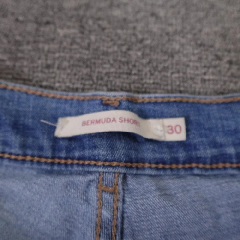 Levis Bermuda Shorts Mens 30 Blue Denim Distressed Cutoff Frayed Hem‎ 10 Inseam